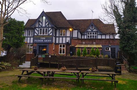 tudor pub watford